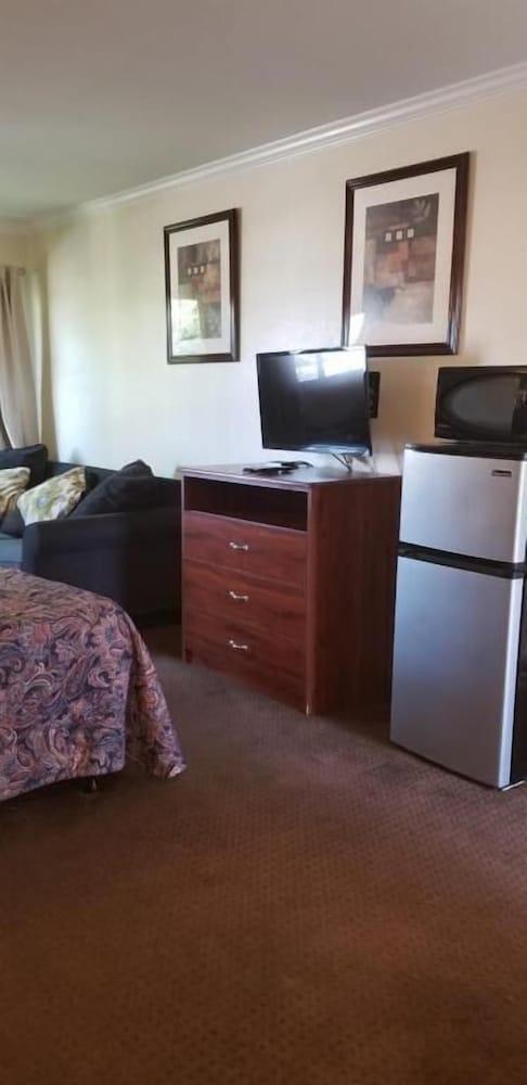 Sierra Crossing Motel photo 23