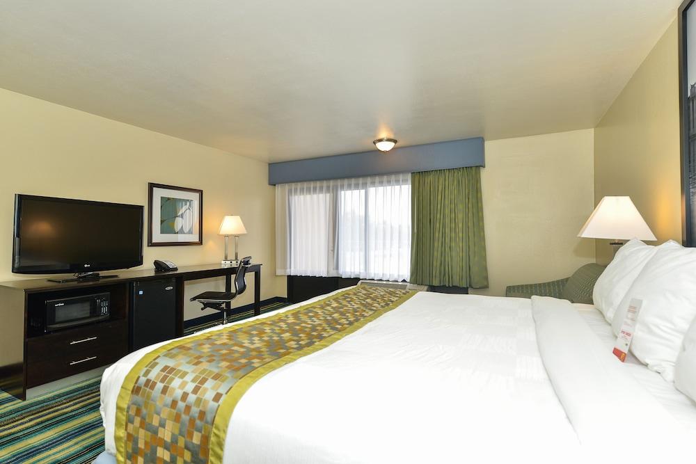 Super 8 by Wyndham Vallejo/Napa Valley photo 11