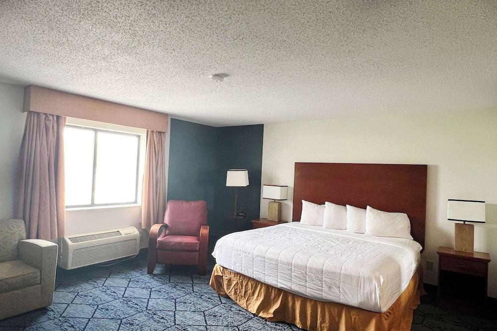 Baymont by Wyndham Columbia, MO photo 9