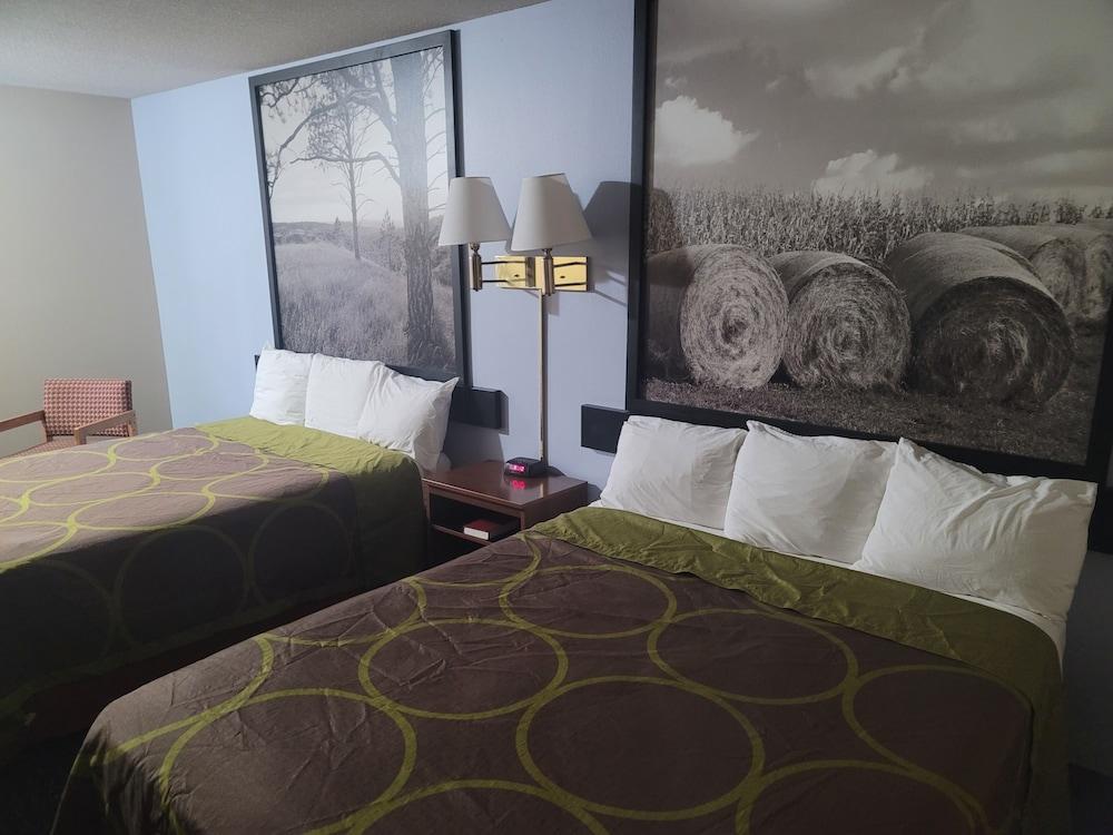 Super 8 by Wyndham Valentine NE photo 10