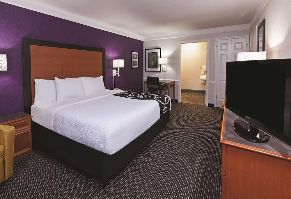 La Quinta Inn by Wyndham San Marcos photo 6