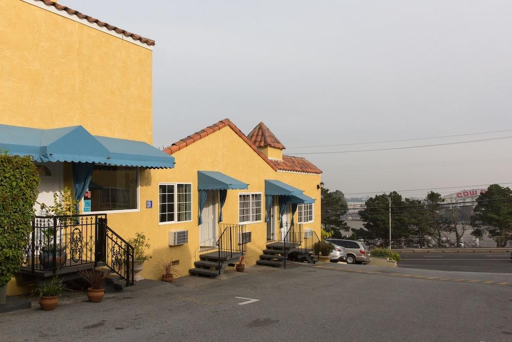 Alpine Inn And Suites photo 31