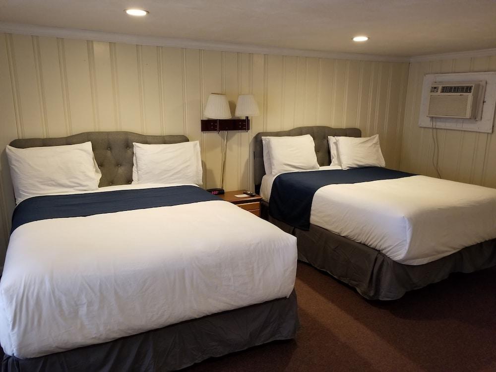 The Tides Motel photo 19