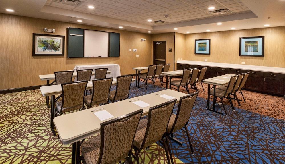 Hampton Inn & Suites Duluth North/Mall Area photo 30