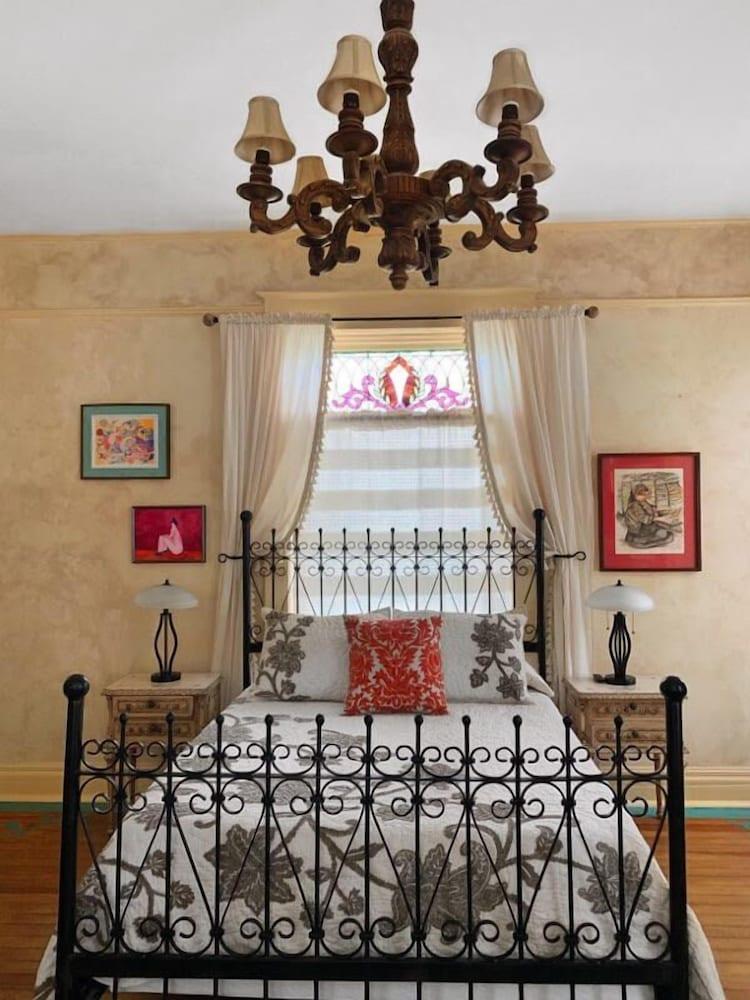 Laredo Mansion photo 10