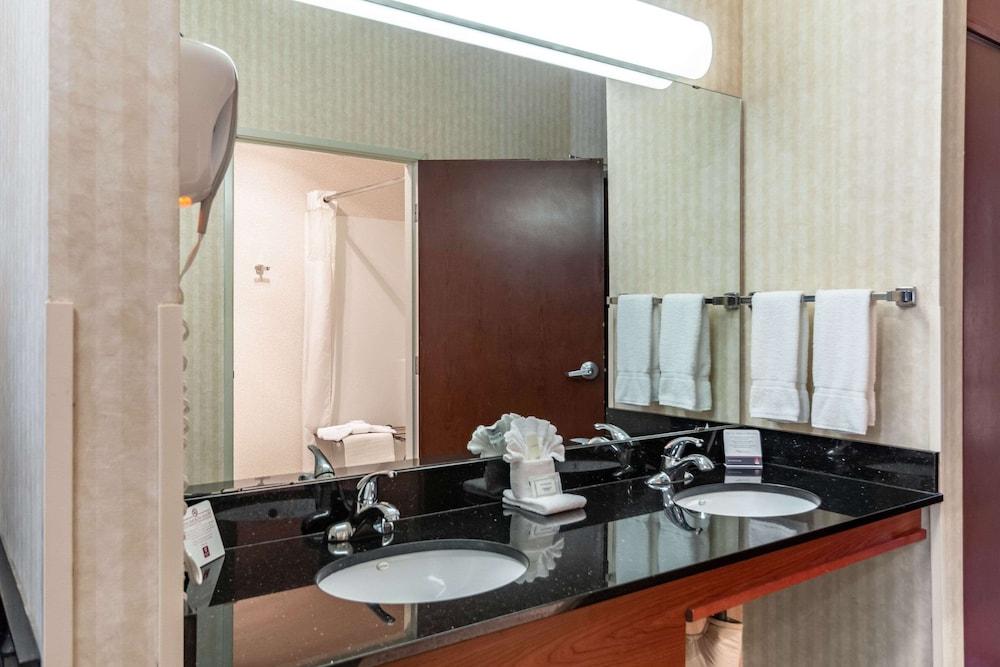 TownePlace Suites by Marriott Portland Airport photo 11