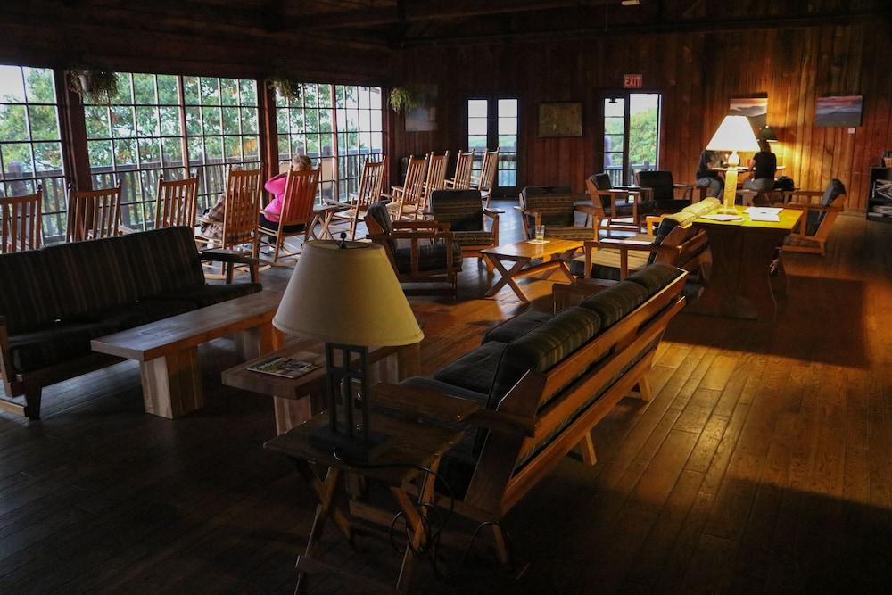 Big Meadows Lodge photo 4