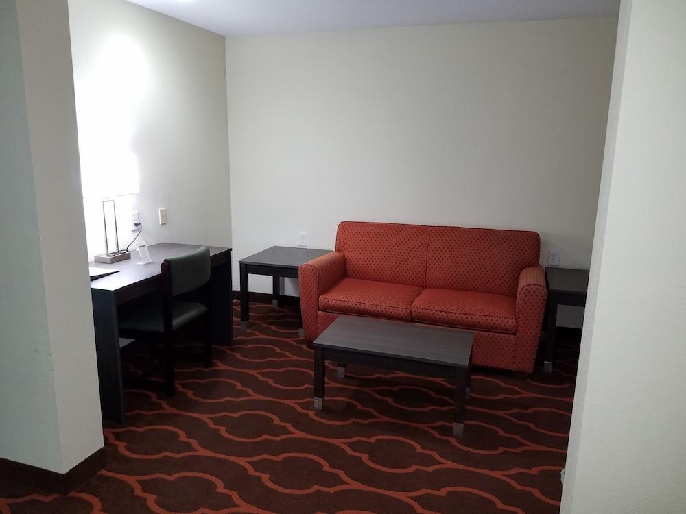 Baymont by Wyndham Grovetown Augusta photo 64