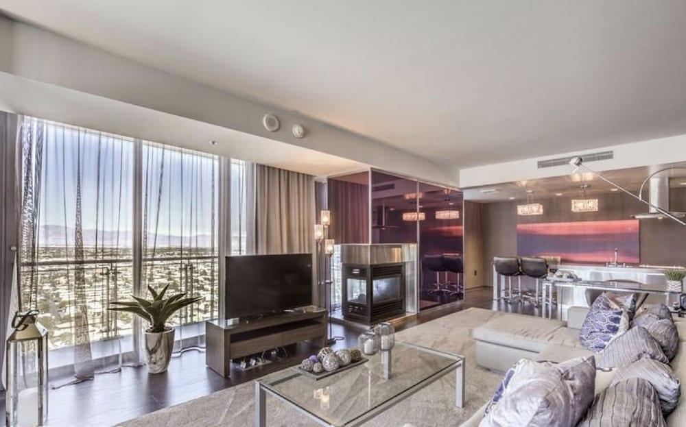 Palms Place Vacation Suites Collection photo 15