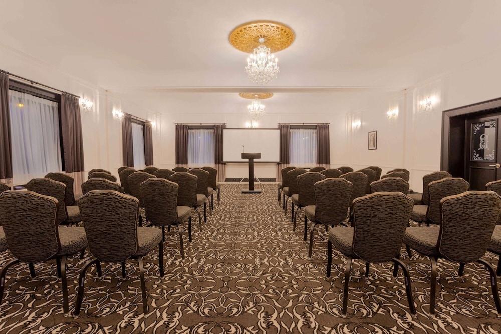 Hotel Retlaw, Trademark Collection by Wyndham photo 12