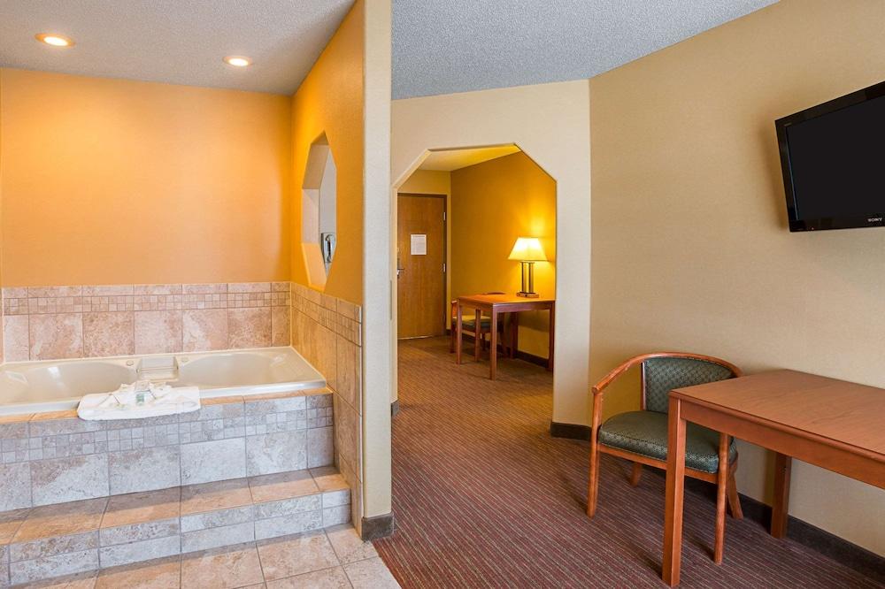 Quality Inn York photo 26