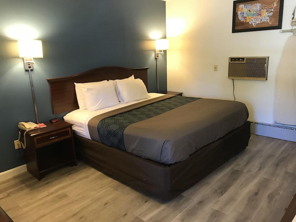 Econo Lodge Saint Albans photo 3
