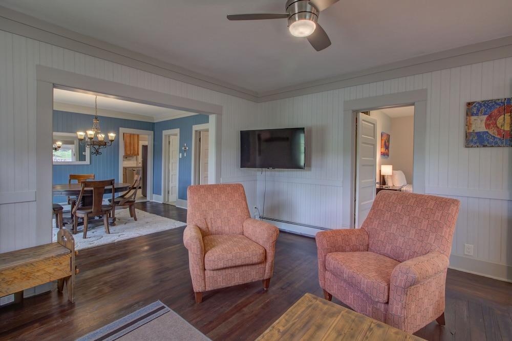 The Lodges of Oak Creek photo 24