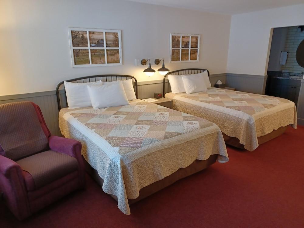 Northwoods Motel photo 14