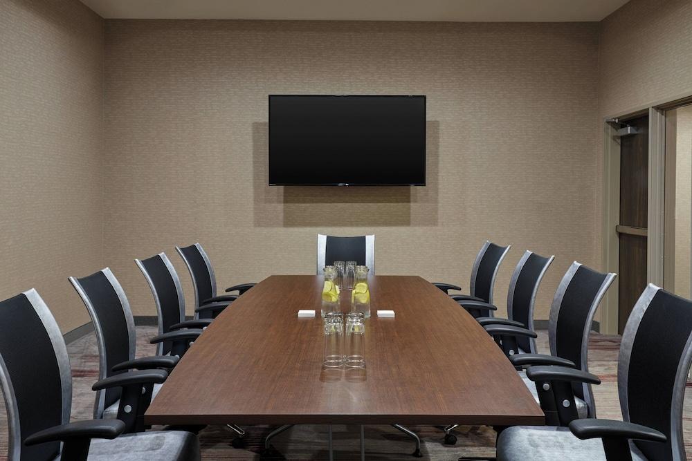 Courtyard by Marriott Denver Aurora photo 16