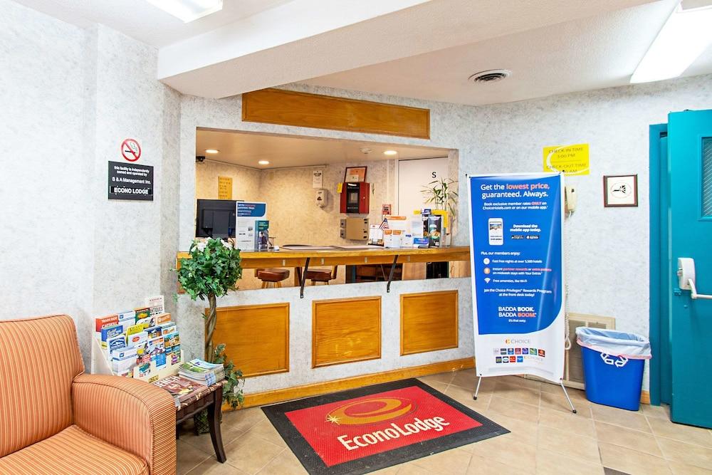 Econo Lodge photo 6