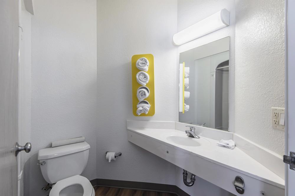 Motel 6 Junction City, KS photo 19