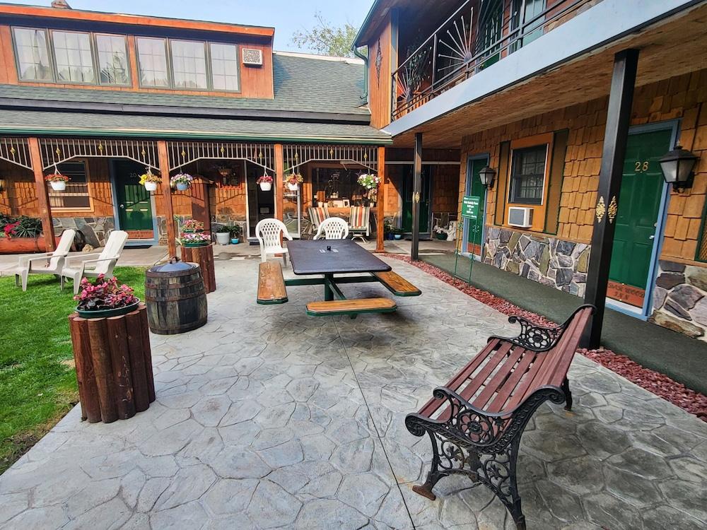 Cedar Wood Inn photo 4