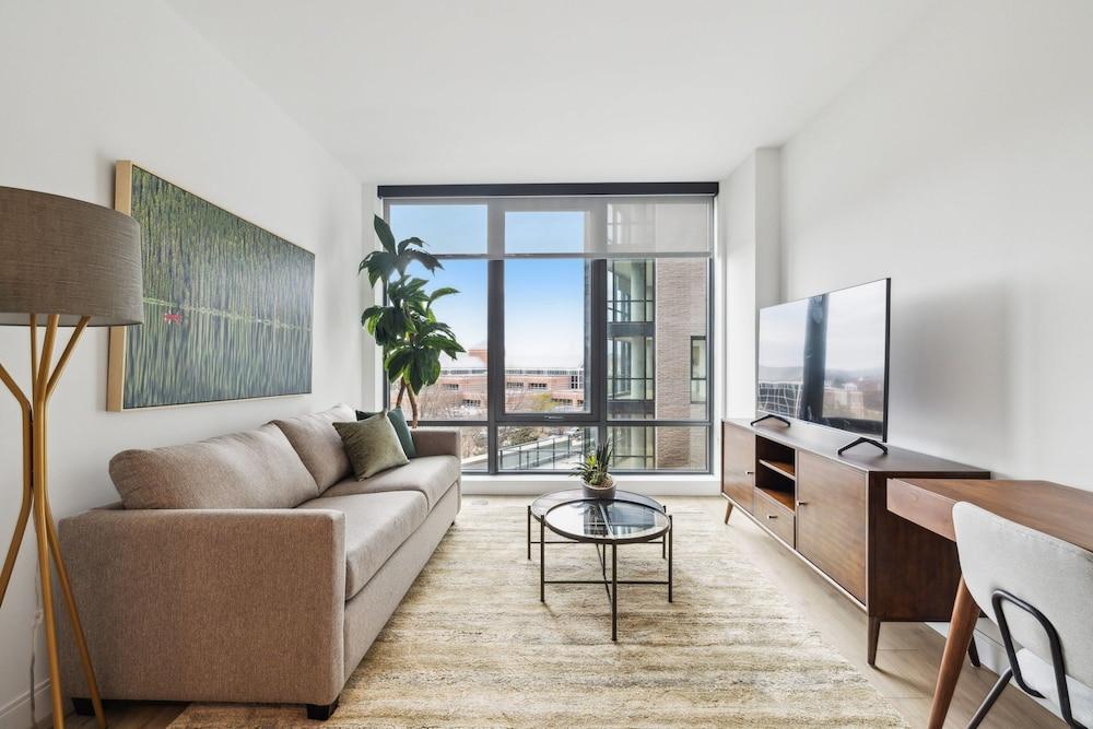 Placemakr Buzzard Point photo 23