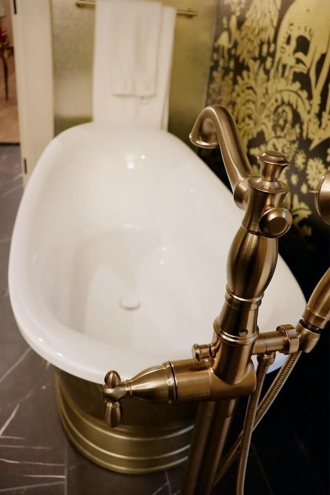 The Edward Hotel photo 39