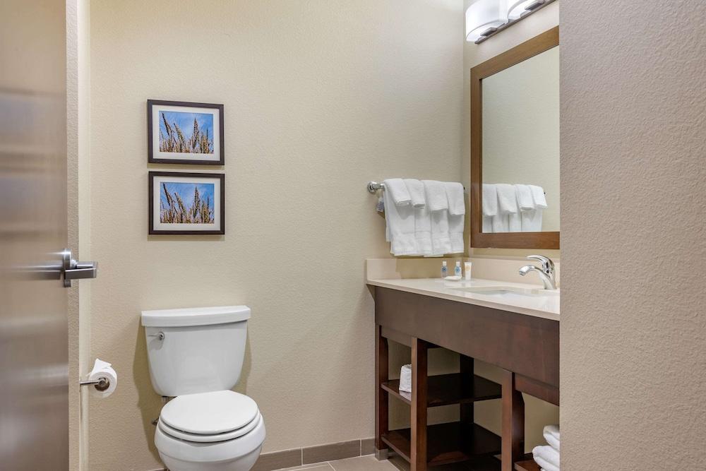 Comfort Inn & Suites Augusta photo 13