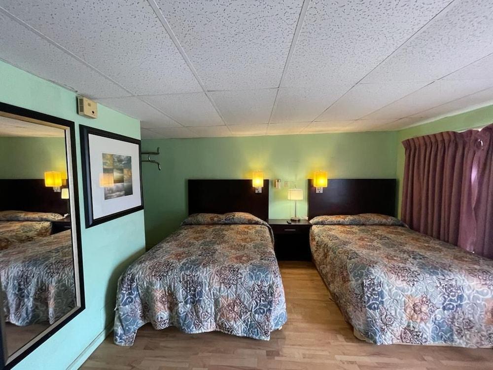 Holiday Motel photo 4