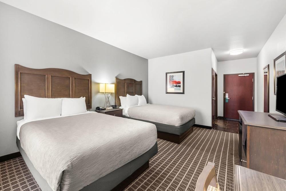 Quality Inn & Suites Pearsall photo 14