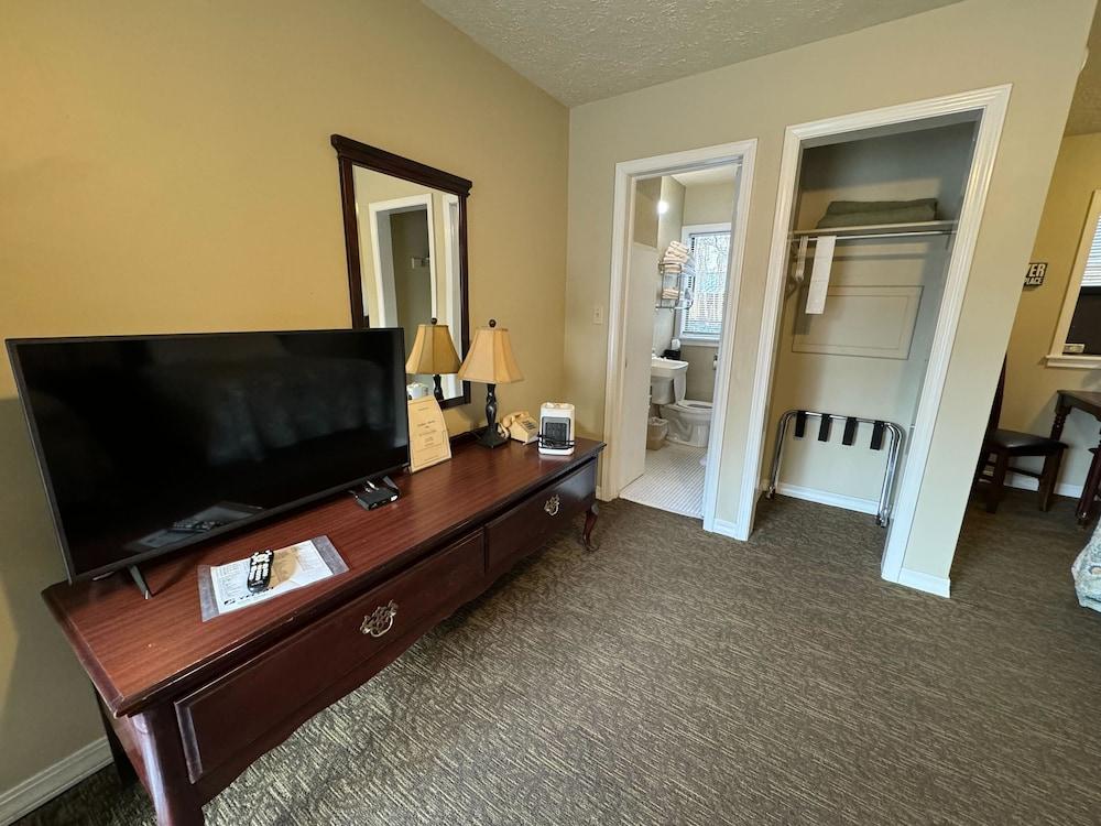 Carlton Marion Inn photo 15
