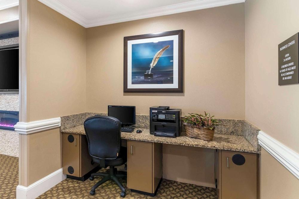 Comfort Inn & Suites Tifton photo 33