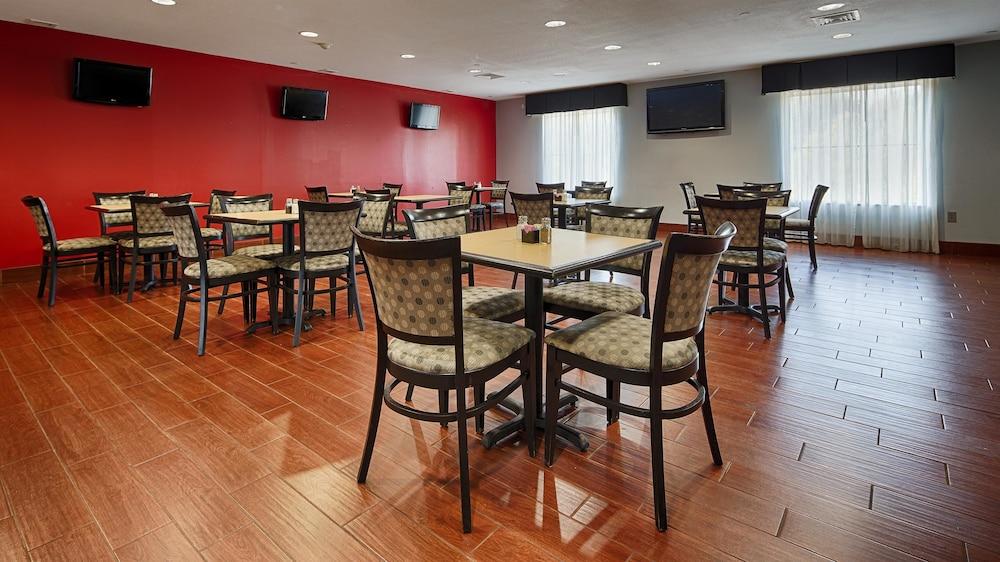 Best Western Plus Goodman Inn & Suites photo 16