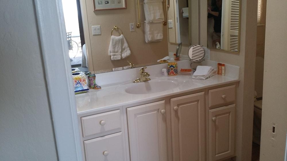 Mission Hill Casitas photo 31