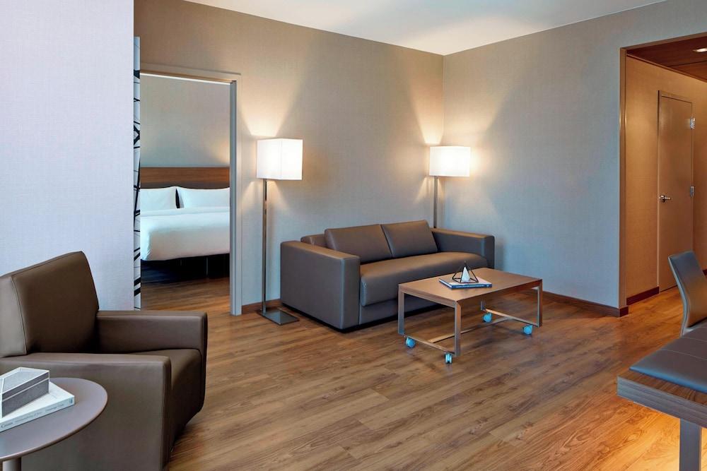 AC Hotel Atlanta Buckhead at Phipps Plaza photo 21