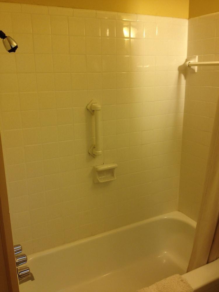 Travelowe's Motel photo 29