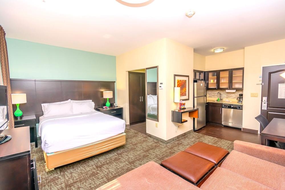 Staybridge Suites Houston IAH - Beltway 8 by IHG photo 51