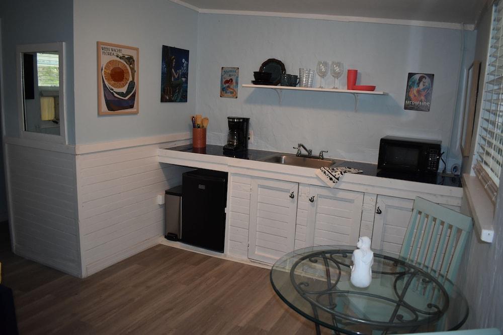 Neptune's Grotto Waterfront Retreat photo 8