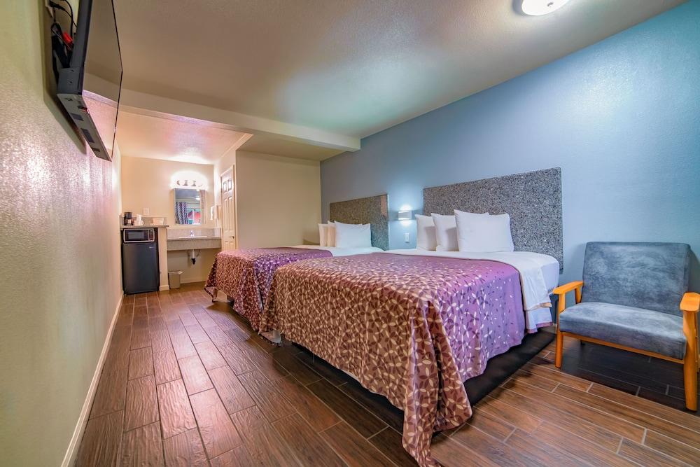 Turlock Inn photo 6