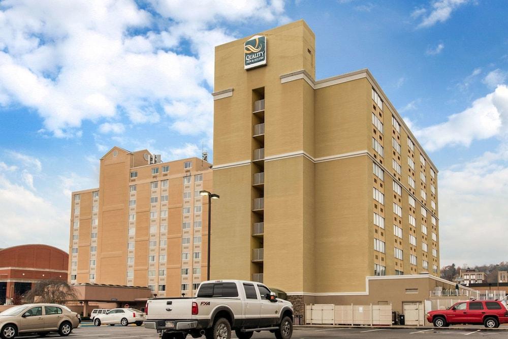 Quality Inn & Suites Charleston - Civic Center photo 1