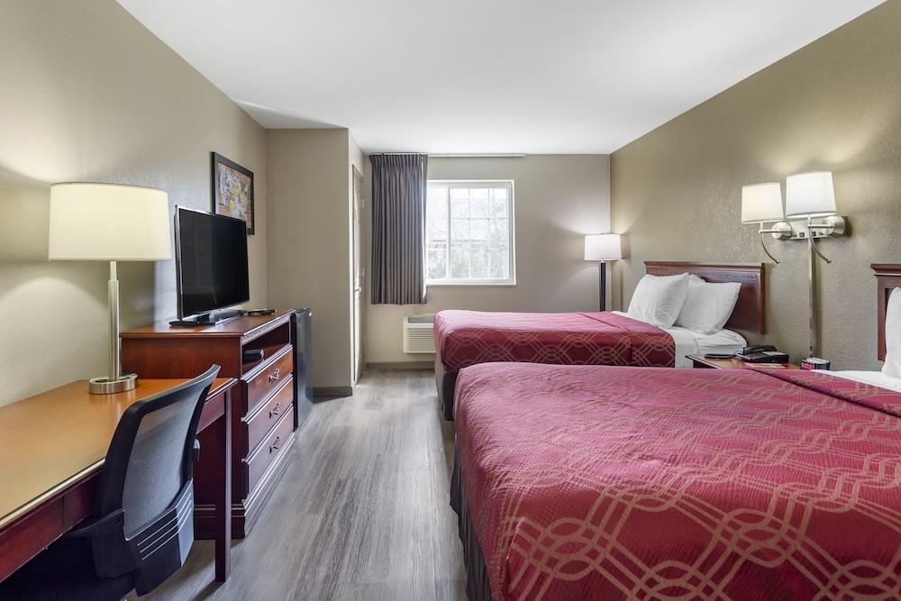 Econo Lodge Inn & Suites Dickson photo 22