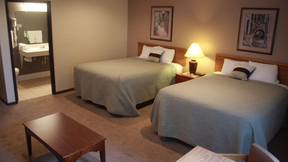 Shawano Four Seasons Hotel photo 29
