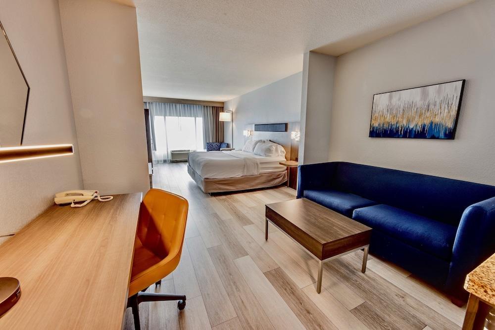 Holiday Inn Express Hotel & Suites Columbus Univ Area - Osu by IHG photo 9