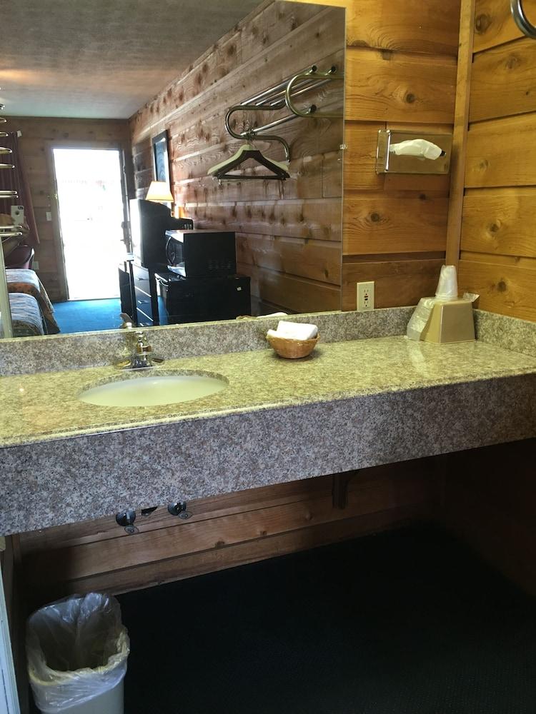 Lexington Inn photo 22