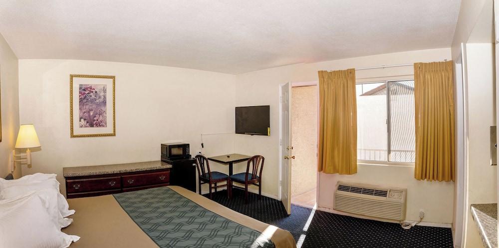 Central Phoenix Hotel photo 8