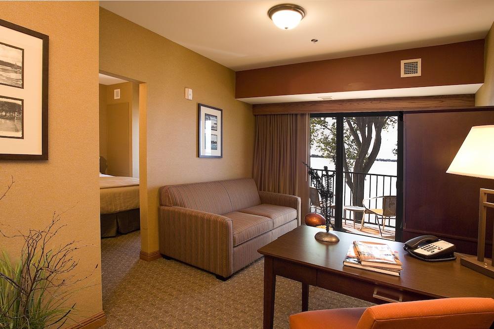 King's Pointe Waterpark Resort photo 37