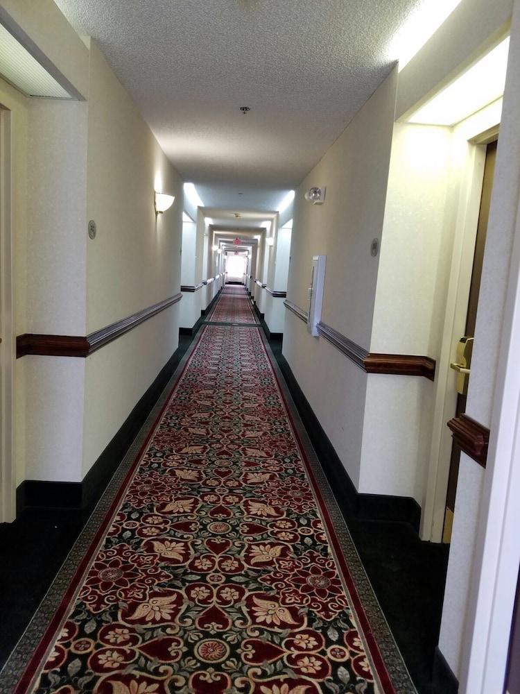 American Inn & Suites - High Point NC photo 12
