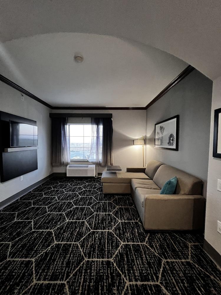 La Quinta Inn & Suites by Wyndham Big Spring photo 26