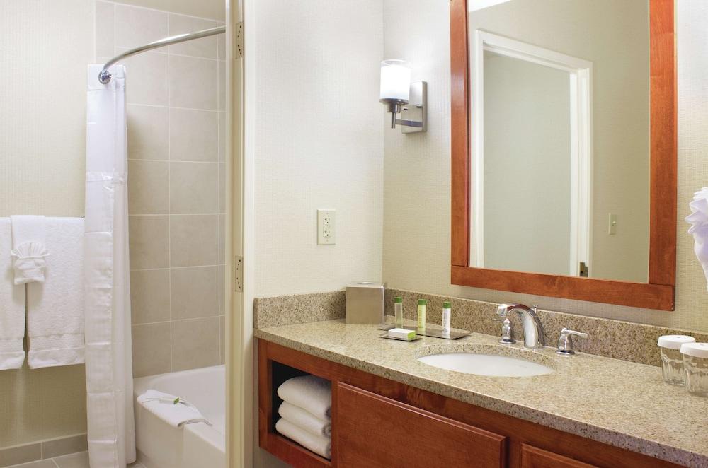 DoubleTree Suites by Hilton Hotel Mt. Laurel photo 28