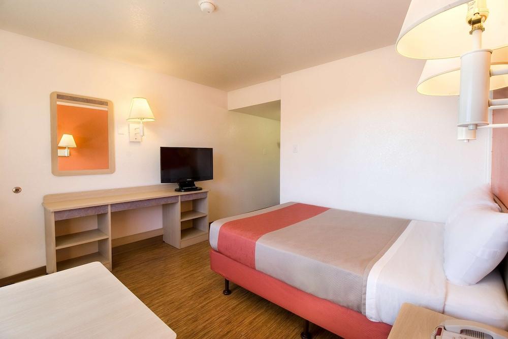 Motel 6 Pendleton, OR photo 6