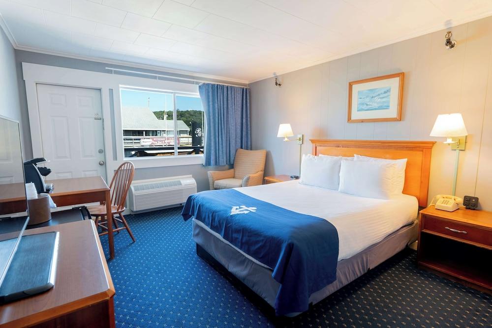 Fishermans Wharf Inn photo 92