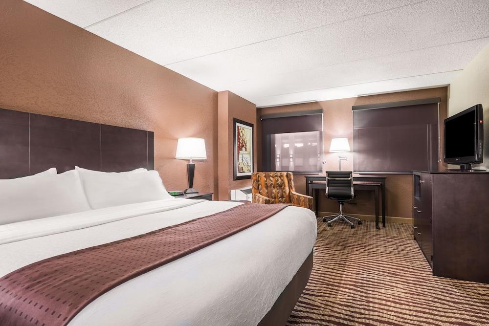 Holiday Inn Manitowoc by IHG photo 3