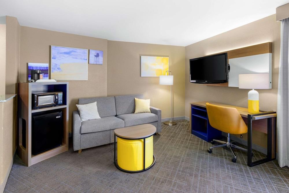 Comfort Suites Vacaville-Napa Valley Area photo 12